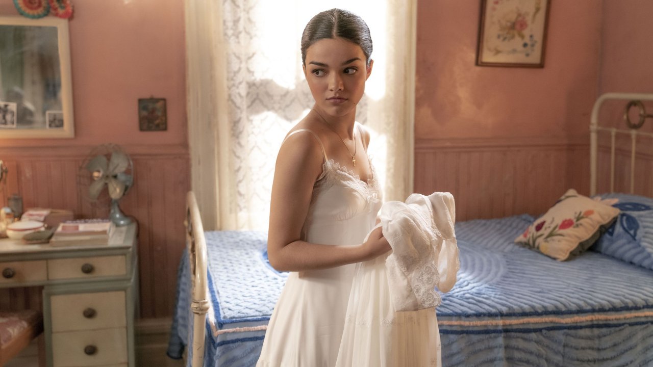 Rachel Zegler in una scena di West Side Story