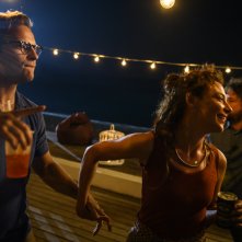 Supereroi: Jasmine Trinca e Alessandro Borghi durante una scena