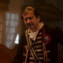 La Befana vien di notte 2 - Le origini: Fabio De Luigi durante una scena