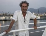 È stata la mano di Dio, Paolo Sorrentino sui suoi genitori e la storia vera che ha ispirato il film