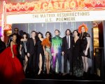 Matrix Resurrections, da Keanu Reeves a Carrie-Anne Moss: i look delle star alla premiere (FOTO)