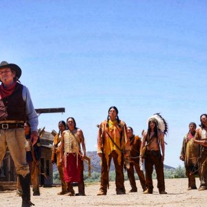 C'era una truffa ad Hollywood: Tommy Lee Jones in una scena del film