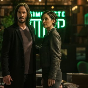 Matrix Resurrections: Keanu Reeves e Carrie-Anne Moss in una scena
