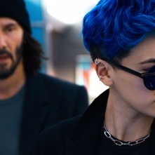 Matrix Resurrections: Keanu Reeves con Jessica Henwick in una scena del film