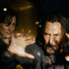 Matrix Resurrections: Keanu Reeves in una scena in cui Neo usa i suoi poteri