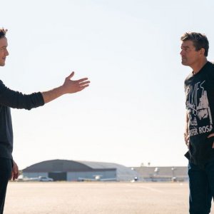 Super Pumped: Joseph Gordon-Levitt e Kyle Chandler in una scena