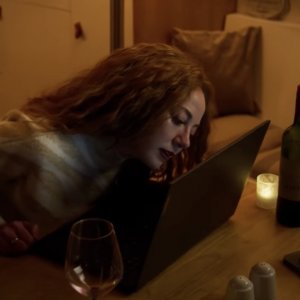 Death to 2021: una scena della commedia