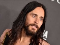 Jared Leto festeggia il 50° compleanno con una foto 'vampiresca' a torso nudo