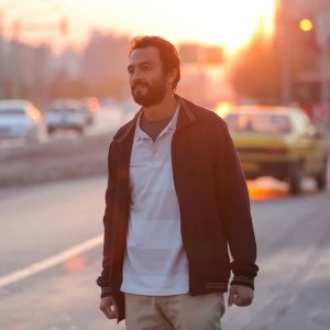 Un eroe: Amir Jadidi in una scena del film