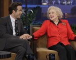 Betty White: 'Ryan Reynolds non riesce ancora a dimenticarmi, ma io ho una cotta per Robert Redford'