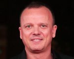 Gigi D’Alessio ha il Covid: “sto bene, aspetterò il nuovo anno facendo la quarantena ” (video)