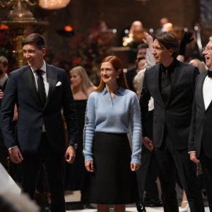 Harry Potter 20th Anniversary: Return to Hogwarts, Bonnie Wright, James e Oliver Phelps e Mark Williams in  una scena del film