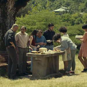 What Do We See When We Look at the Sky?: una scena