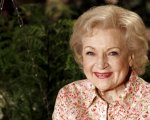 Betty White è morta: l'icona della tv e star di Cuori senza età aveva 99 anni