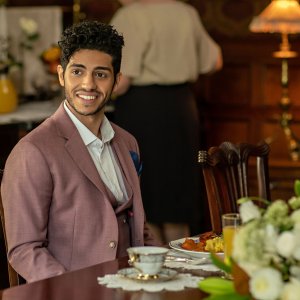 Il trattamento reale: Mena Massoud in una scena del film