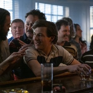 The Tender Bar: Tye Sheridan in una scena del film