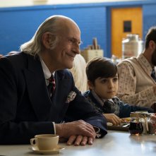 The Tender Bar: Christopher Lloyd in una scena del film