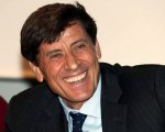 Sanremo 2022, Gianni Morandi rischia la squaliifica ma viene graziato da Amadeus e la Rai