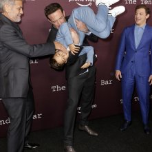 The Tender Bar, Ben Affleck gioca con Tye Sheridan e il piccolo Daniel Ranieri sotto lo sguardo di George Clooney