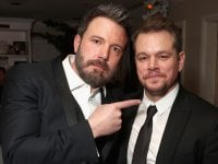 Ben Affleck e Matt Damon hanno fatto la breakdance nella metro di Boston con indosso 'tute di nylon Puma'