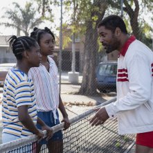 Una famiglia vincente - King Richard: Will Smith insieme a Saniyya Sidney e Demi Singleton in una scena del film