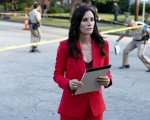Evil Genius, una star del film elogia la regista Courteney Cox: 'Ha portato un po' di leggerezza sul set'