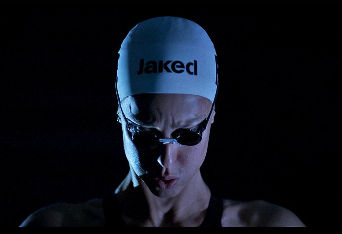 Underwater: Federica Pellegrini, la recensione: La divina, la donna e l’atleta