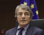 David Sassoli, la malattia, l'intervento di 10 anni fa e la risposta ai no vax su Twitter