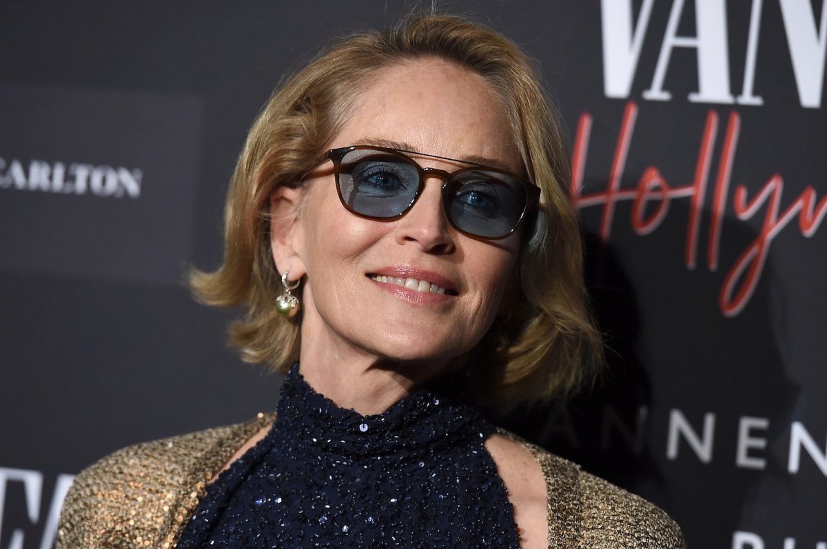 Sharon Stone farà parte del cast di L'assistente di volo 2 - Movieplayer.it