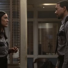 Dexter: New Blood, Julia Jones e Alano Miller in una scena del finale