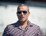 Robbie Williams ammette che la sua testa sembra 'il sedere di un bambino'