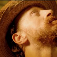 Van Gogh - I Girasoli: Jamie de Courcey in una scena