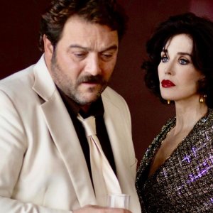 Peter Von Kant: Denis Menochet e Isabelle Adjani in una scena