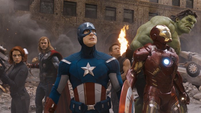 Jeremy Renner: "Robert Downey Jr. voleva far fuori Chris Hemsworth perché troppo bello"