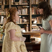 Bridgerton; Nicola Coughlan in una foto della seconda stagione