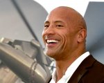 Dwayne Johnson mostra il suo scheletro di T-Rex (FOTO e VIDEO)