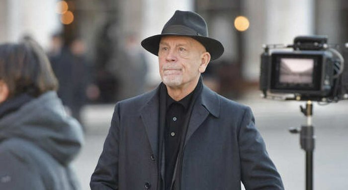 John Malkovich, niente Green Pass: soggiorno negato dall'hotel di Venezia