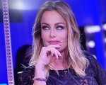 Sonia Bruganelli: “il prossimo anno torno a lavorare con Paolo Bonolis e lascio il Grande Fratello Vip”
