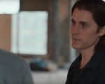 WeCrashed: il teaser e la data di uscita della serie con Jared Leto e Anne Hathaway