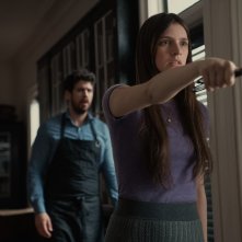 Servant 3: Toby Kebbell e Nell Tiger Free in una scena