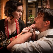 La fiera delle illusioni - Nightmare Alley: Rooney Mara e Bradley Cooper in una scena