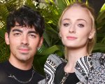 Sophie Turner e Joe Jonas: la loro imitazione di Kim e Khloé Kardashian è esilarante