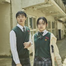 Non siamo più vivi: Yoon Chan-young e Park Ji-hu in una scena della serie Netflix