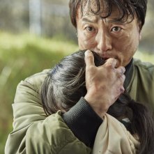 Non siamo più vivi: Kim Byong-chul in una scena della serie Netflix