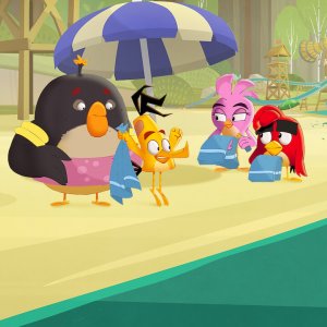 Angry Birds: Summer Madness, una scena tratta dalla serie animata