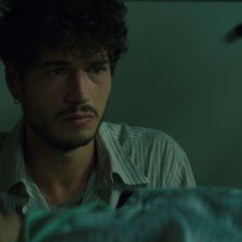 Sempre più bello: Giancarlo Commare in una scena del film