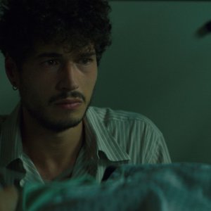 Sempre più bello: Giancarlo Commare in una scena del film