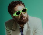 Dargen D'Amico senza occhiali, la foto del cantante e il 'mistero' dei suoi occhi