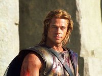 Brad Pitt, Brian Cox ricorda: 'Sono etero, ma quando è arrivato sul set di Troy ho pensato che fosse stupendo'