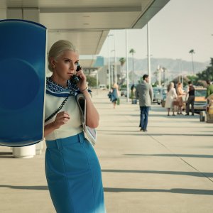 Gaslit: una foto di Betty Gilpin